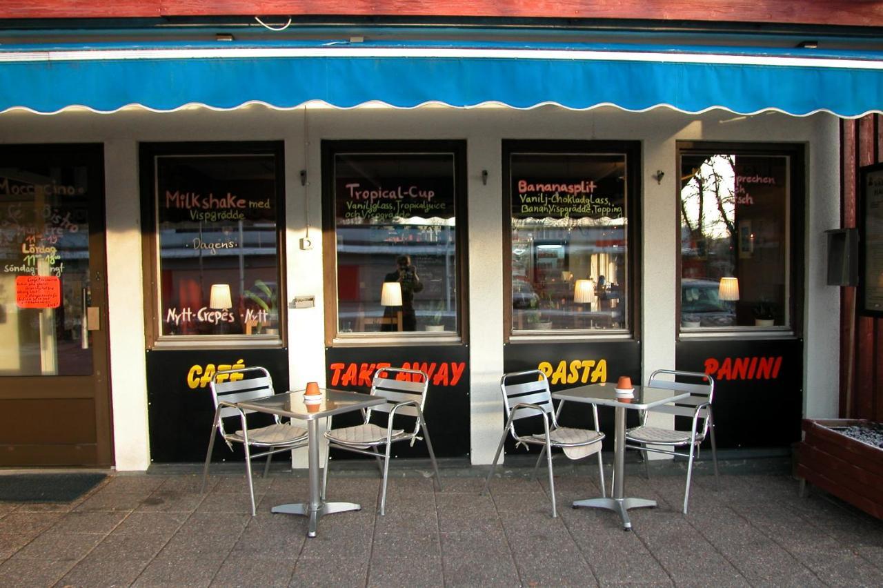Bed and Breakfast Cafè Bistro Moccacino à Ekshärad Extérieur photo